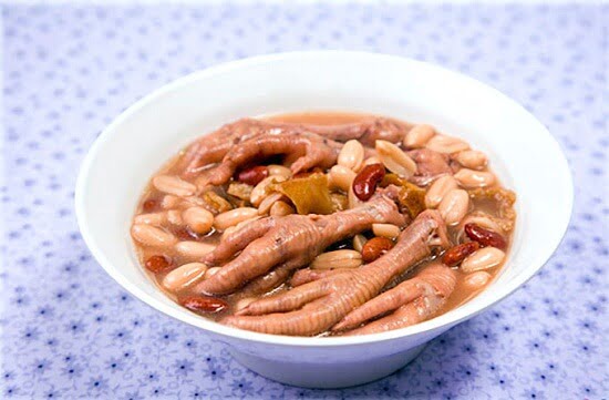 Cách dùng chân gà trị bệnh đau xương khớp gối